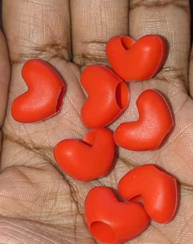 (Mini) Heart Shaped Red Beads
